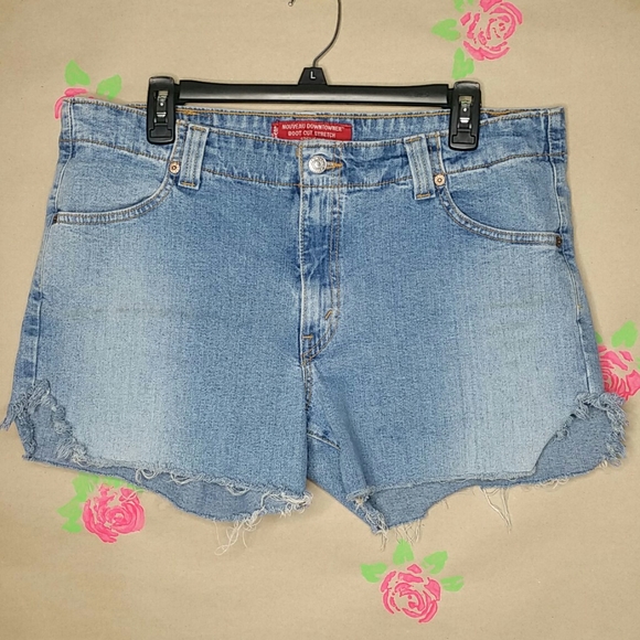 Levis Nouveau Downtowner 525 Cut Off Jean Shorts - Picture 2 of 6